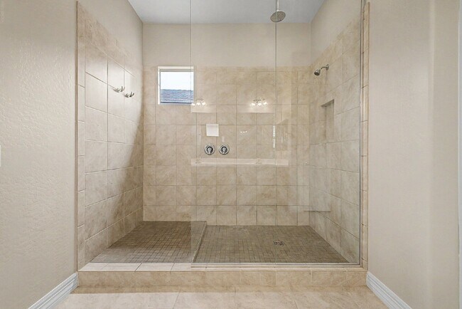 Building Photo - 8833 S 167th Ln