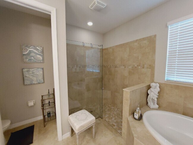 Building Photo - Luxurious Home in Toscana Isles Gated Community