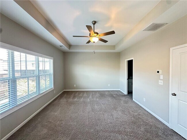 Building Photo - 6550 Cortland Walk