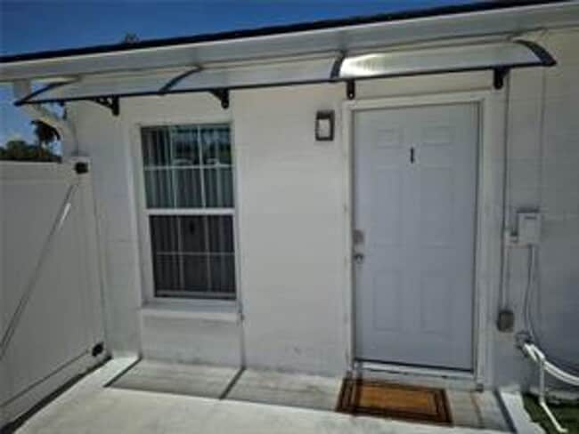Building Photo - 7709 W Hanna Ave