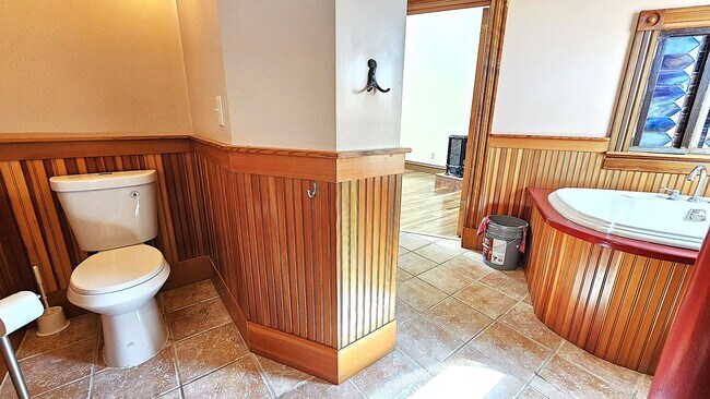 Building Photo - 141-141 N Champlain St