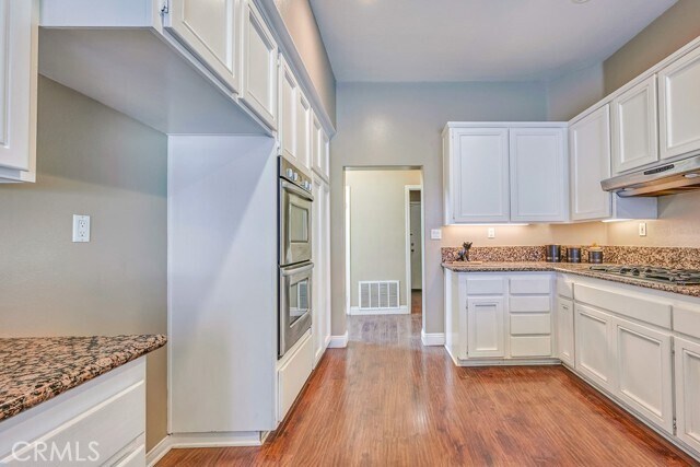 Building Photo - 15620 Turnberry St