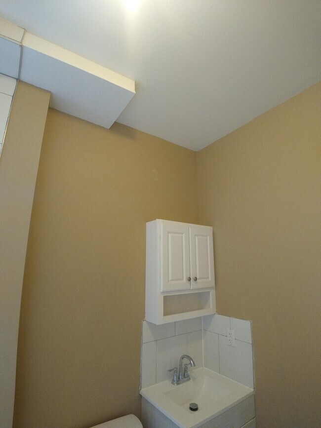 Building Photo - 45 N 59th St