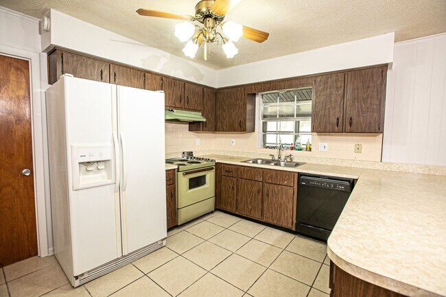 Building Photo - 4808 Co Rd 117A
