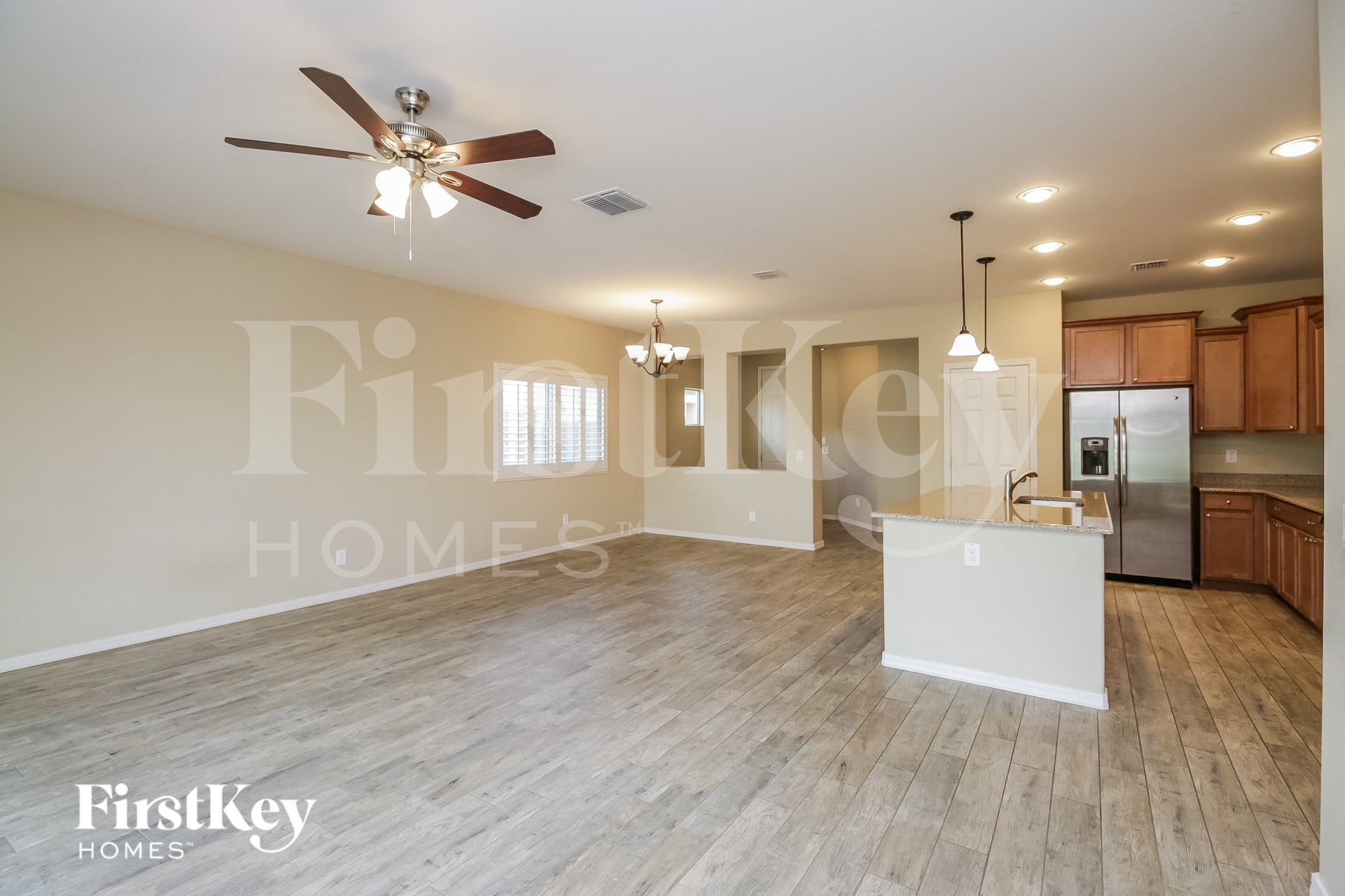 Building Photo - 376 W Flame Tree Ave