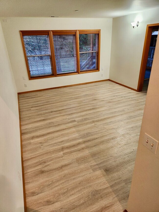 Building Photo - Beautiful 3 Bed / 2.5 Bath Townhome in Lake Stevens