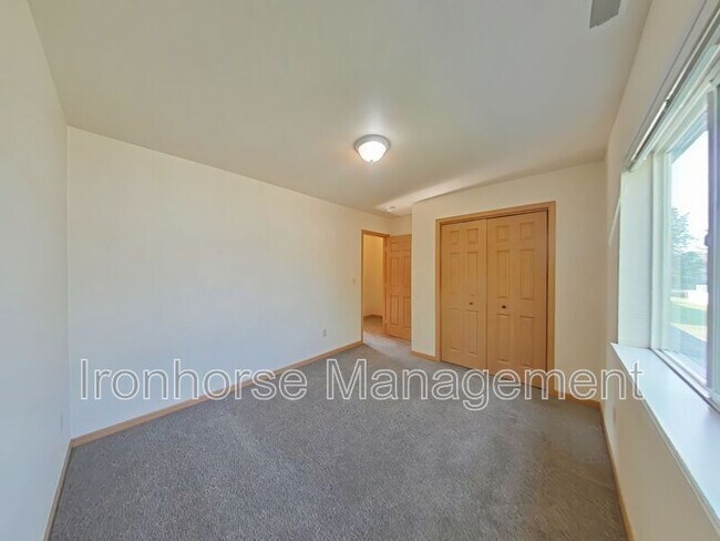Building Photo - 2460 Wheeler Dr