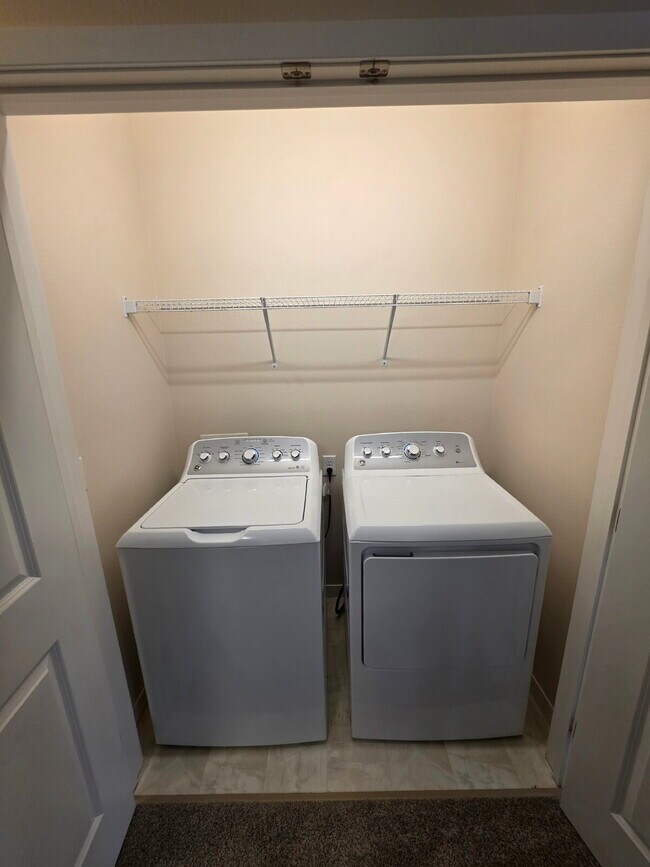 Building Photo - 2 Bedroom | 1 Bathroom 2nd Floor Apartment...