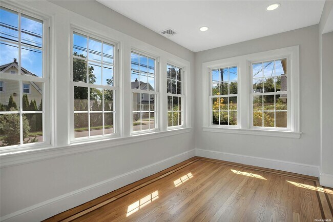 Building Photo - 92 Hillside Ave