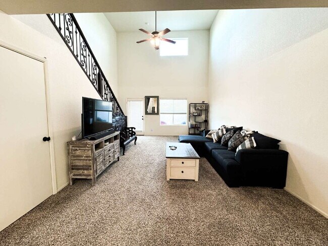 Building Photo - "Spacious 4-Bed, 3-Bath Condo in Desert Sky!"