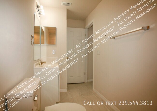 Building Photo - 1309 SE 8th Pl