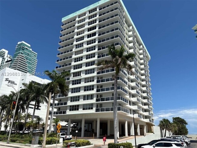 Building Photo - 3725 S Ocean Dr