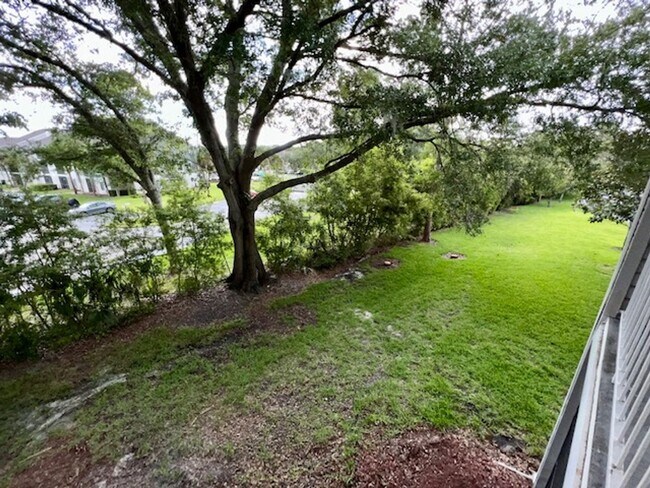 Building Photo - 2585 Grassy Point Dr