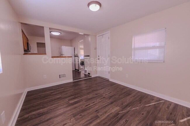 Building Photo - 10200 Tappan Dr