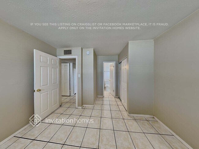 Building Photo - 5501 W Heatherbrae Dr