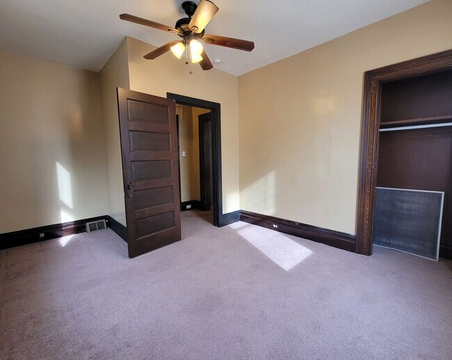 Building Photo - roc2107