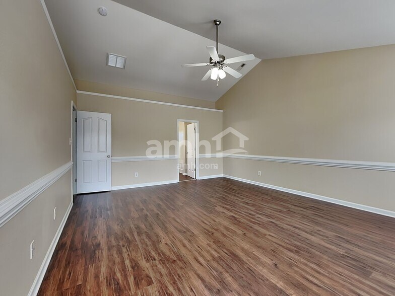 Building Photo - 2572 Viola Ct