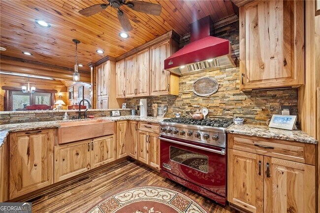 Building Photo - 5281 Laurel Ln