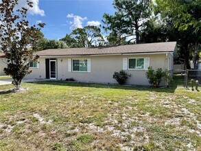 Building Photo - 2101 Utica Dr