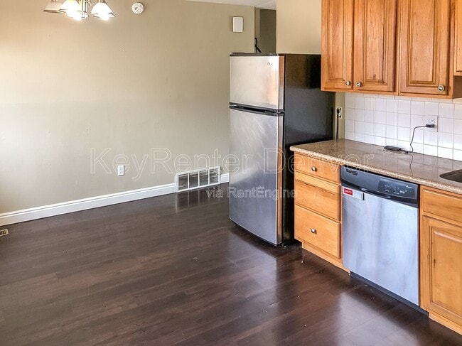 Building Photo - 2639 S Dillon St