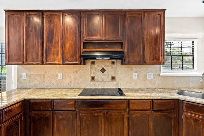 Building Photo - This is the one that checks all the boxes.