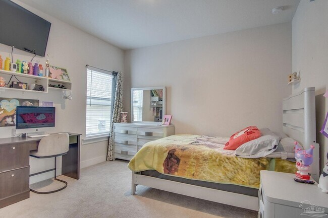 Building Photo - 229 Camellia Dr