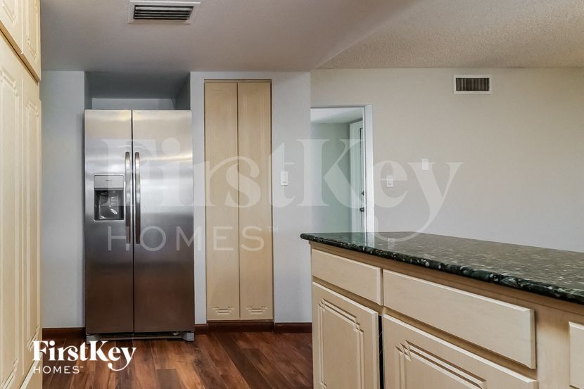 Building Photo - 9601 N 34th Ave