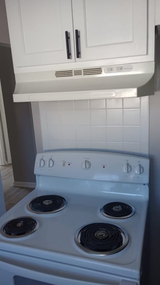 Building Photo - 215 Snead Dr