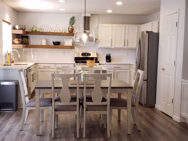 Building Photo - 11987 Bolton Dr