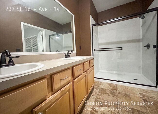 Building Photo - 237 SE 16th Ave