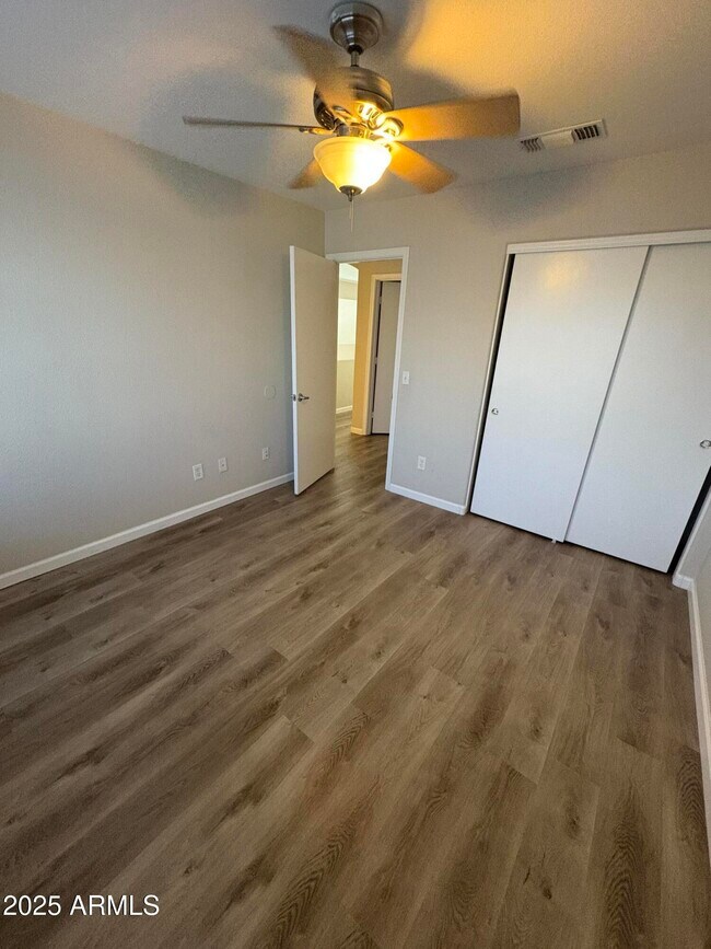 Building Photo - 1472 E Constitution Dr