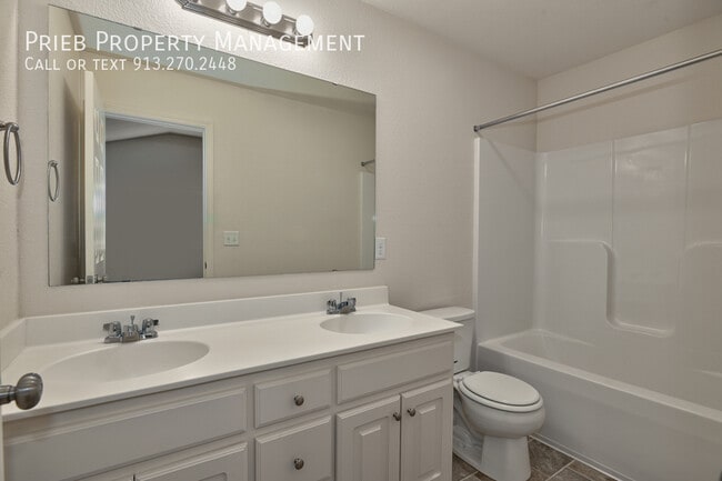 Building Photo - 22021 W 124th Terrace