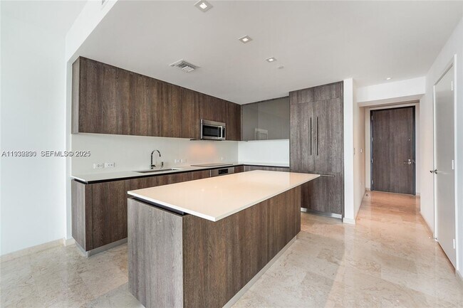 Building Photo - 88 SW 7th St