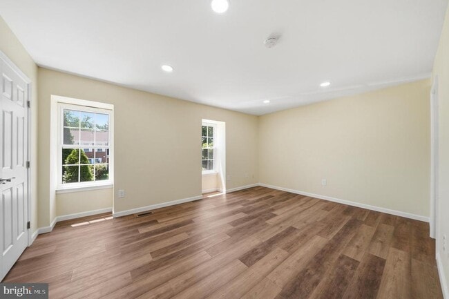 Building Photo - 417 Sternwheeler Ct