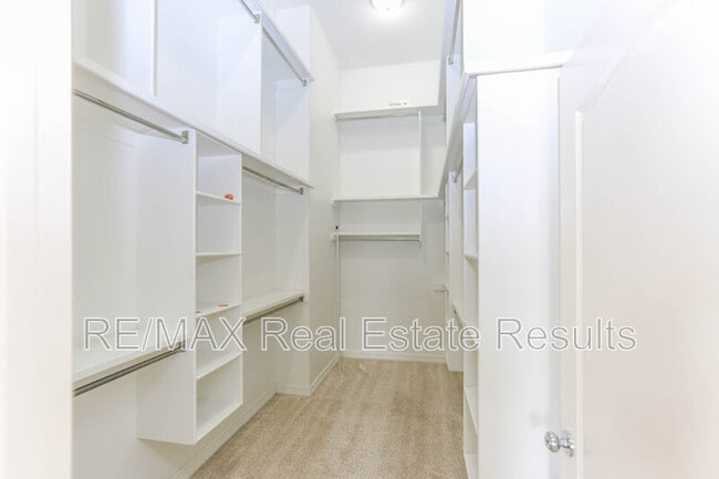 Building Photo - 5602 S Bent Tree Dr