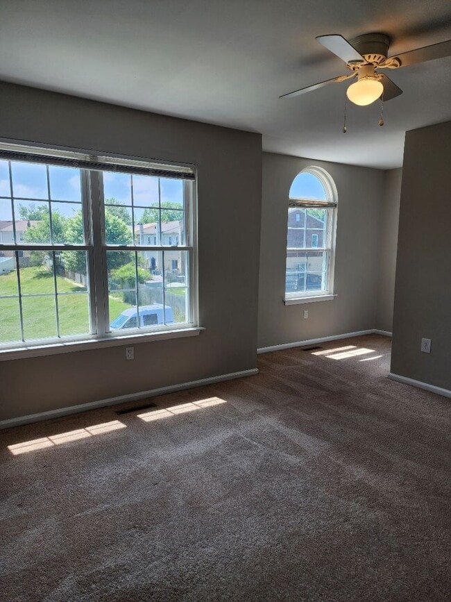 Building Photo - COMING SOON - TOWNHOUSE IN NEWARK/BEAR AREA