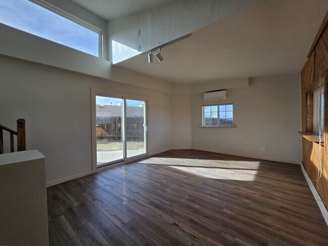 Building Photo - 2984 Corte Ojo De Agua