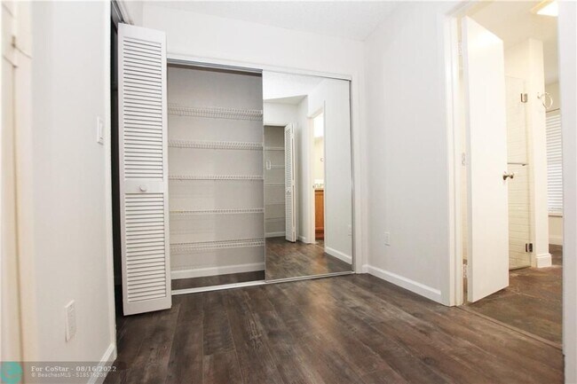 Building Photo - 10134 Boca Woods Ln
