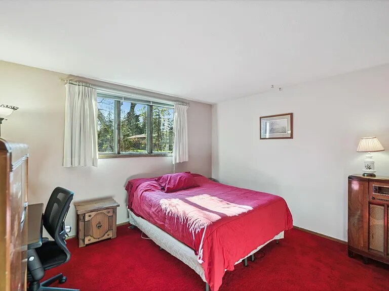 Building Photo - 1803 Chestnut Dr