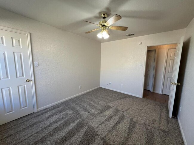 Building Photo - 3706 Dustin Ct