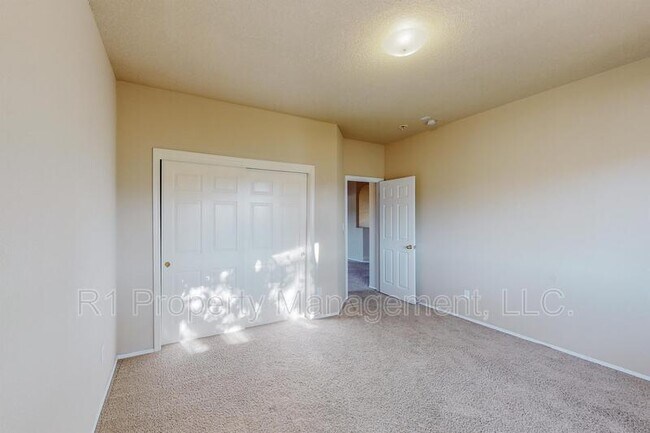 Building Photo - 9801 Basha St NW