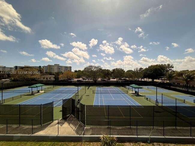 Building Photo - 919 Hillcrest Dr