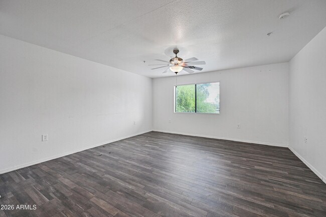 Building Photo - 3065 N 67th Ave