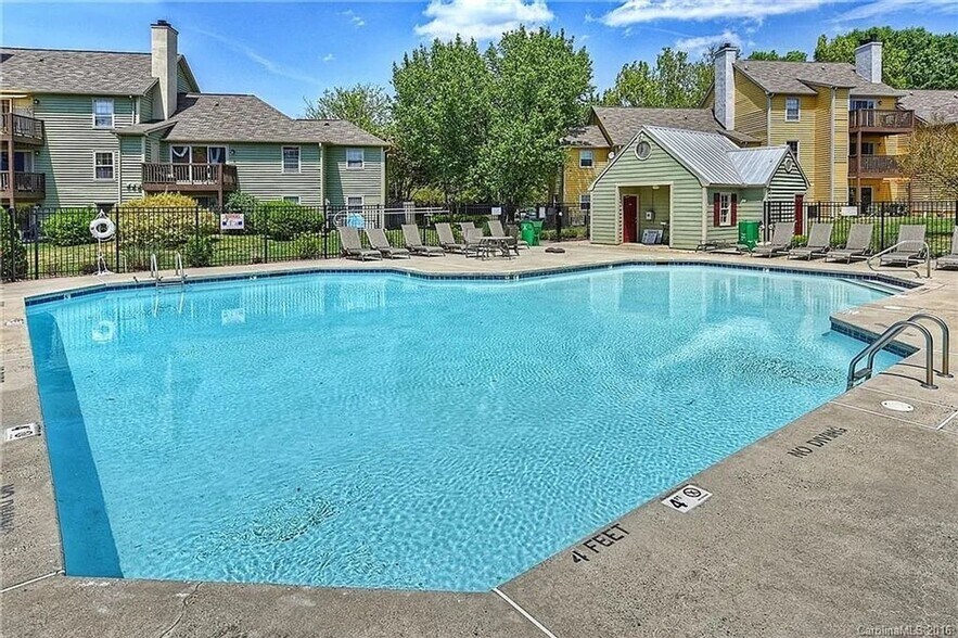 Building Photo - 3300 Selwyn Farms Ln