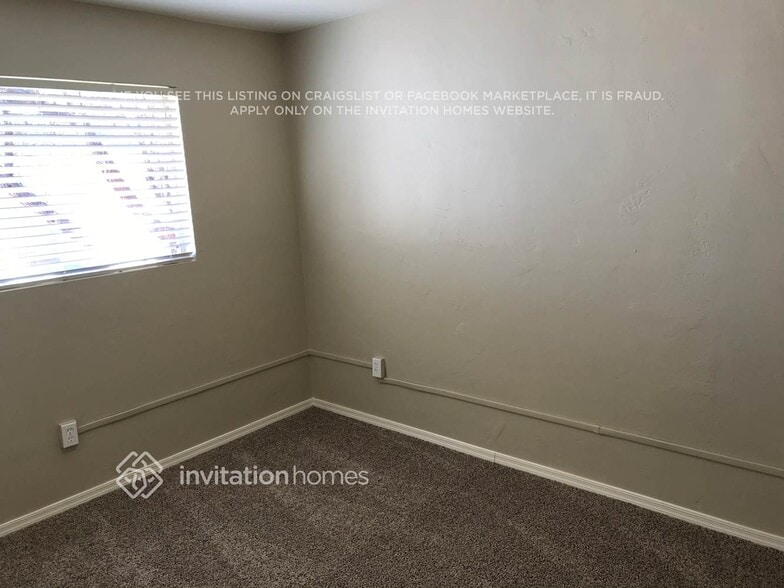 Building Photo - 1031 W 6th Pl