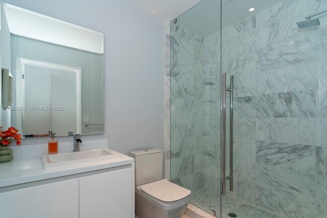 Building Photo - 701 N Fort Lauderdale Beach Blvd