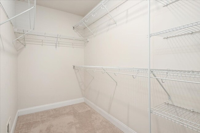 Building Photo - 1 month free with 24-month lease! Attracti...