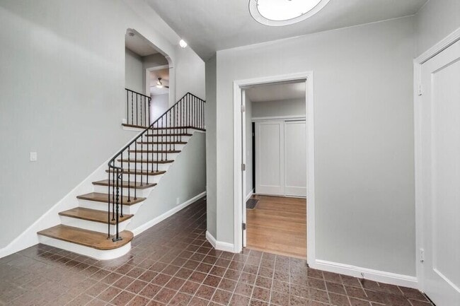 Building Photo - 37 12th Ave