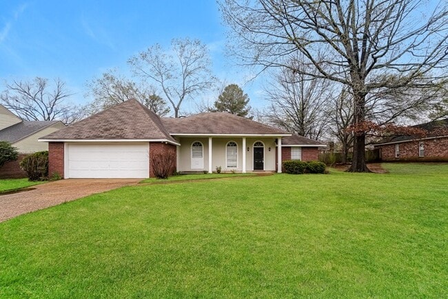 Primary Photo - 107 Whitewood Ln