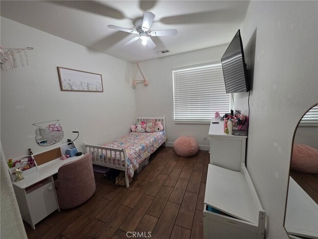 Building Photo - 15895 Green Acres Ct